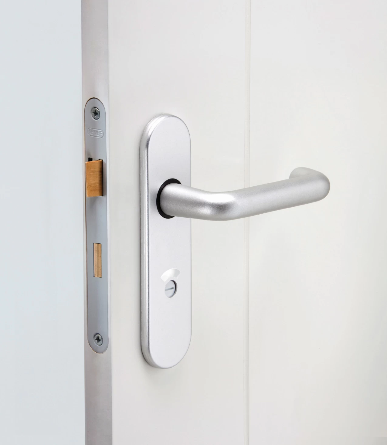 NEMEF 1200 Serie Insteekslot Badkamerslot/wc-slot Met Gelakte Voorplaat Doorn 50mm PC 63mm 4 NEMEF 1200 Serie Insteekslot Badkamerslot/wc-slot Met Gelakte Voorplaat Doorn 50mm PC 63mm - Afbeelding 2