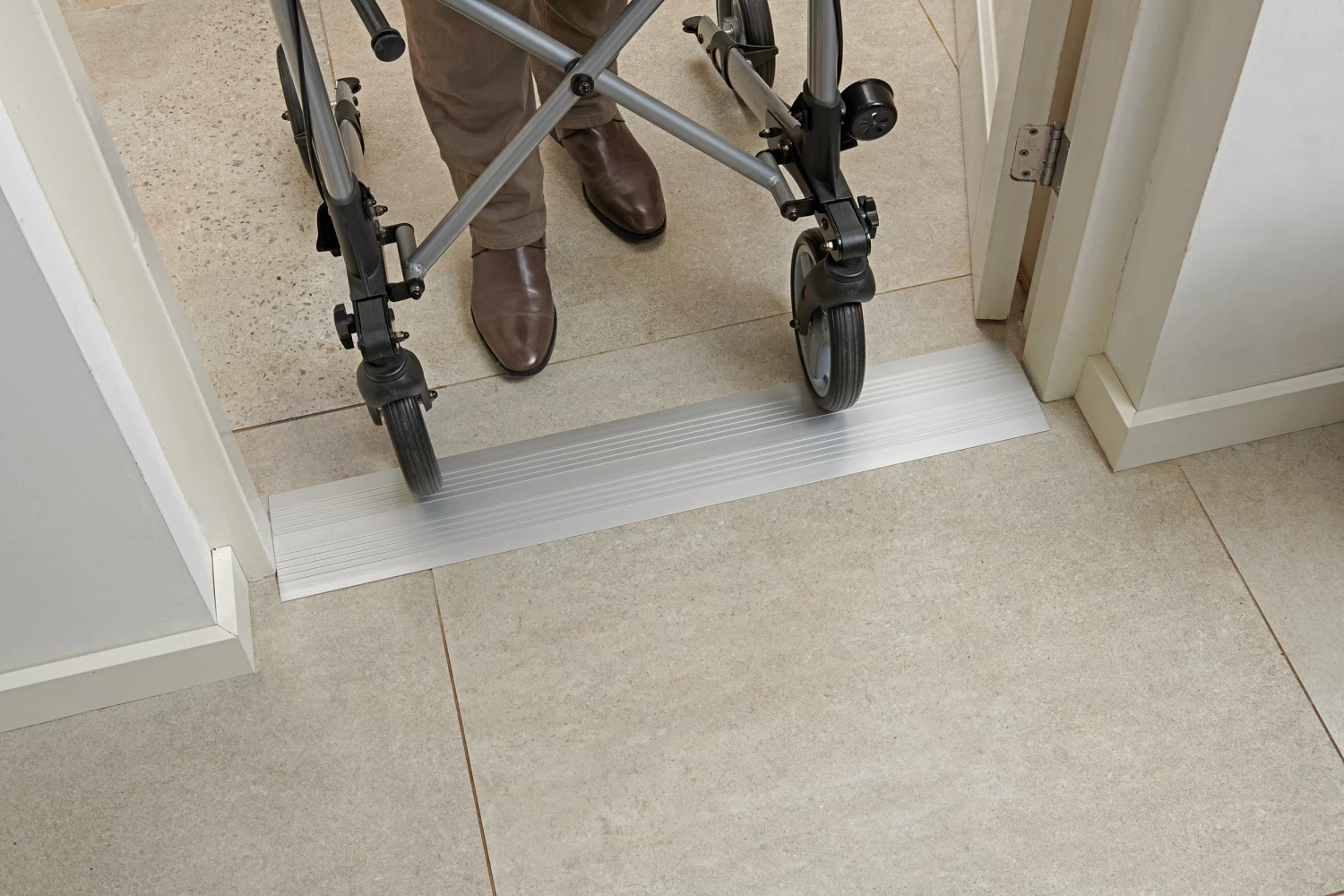 Secucare Drempelvervanger 14-95 Cm Blank Aluminium 8 Secucare Drempelvervanger 14-95 Cm Blank Aluminium - Afbeelding 6